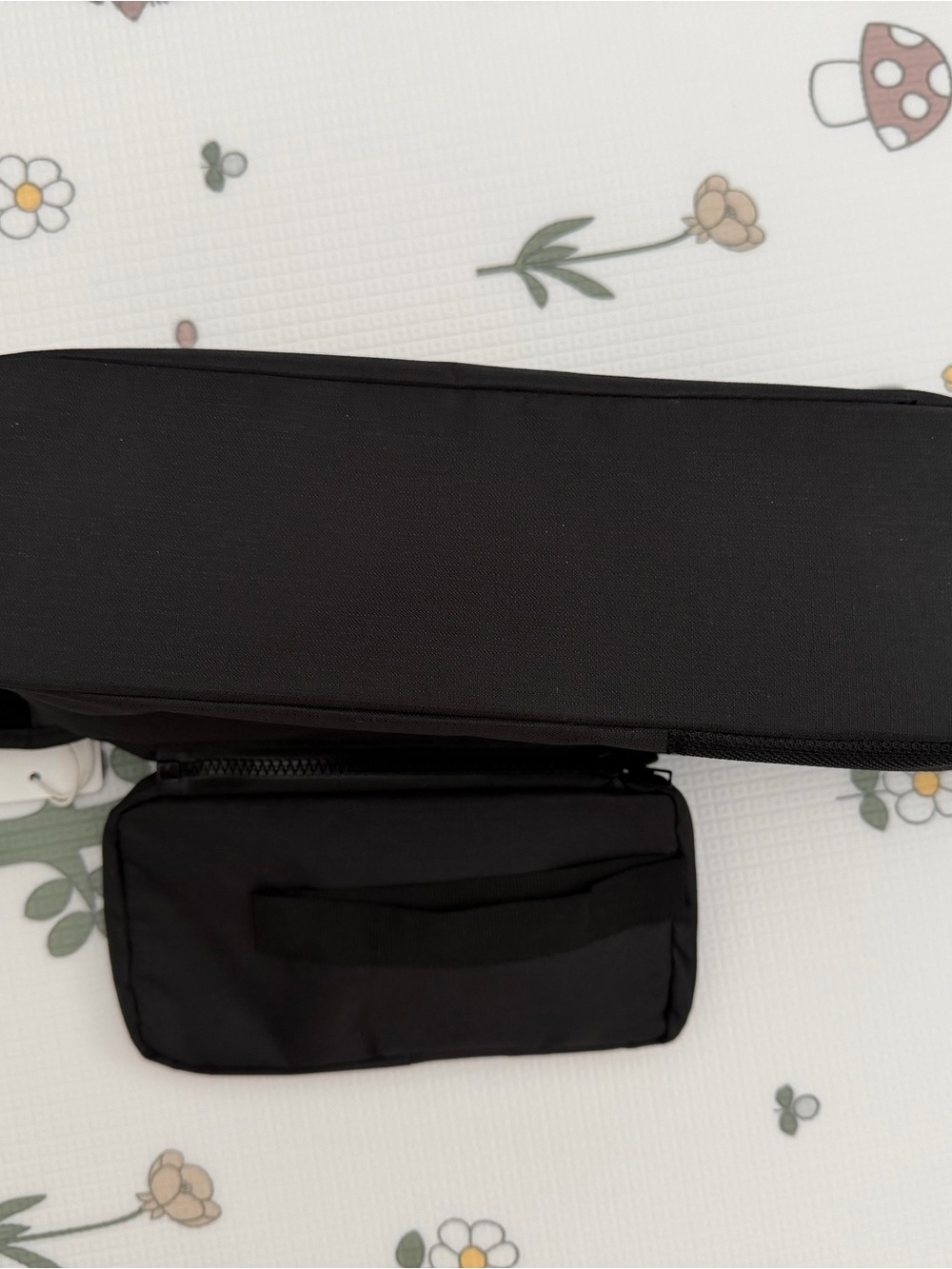 Momcozy Universal Stroller Organizer with Insulated Cup Holder-Black - Picture 4 of 6